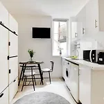 Modern Studio In The Heart Of The Marais