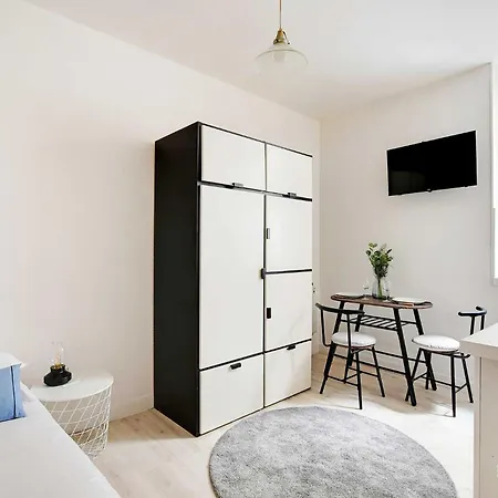 Modern In The Heart Of The Marais Paris