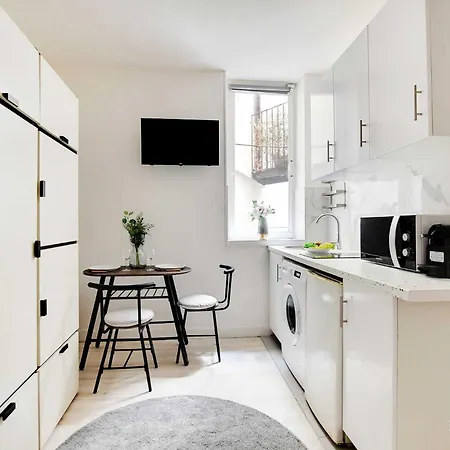 Modern In The Heart Of The Marais